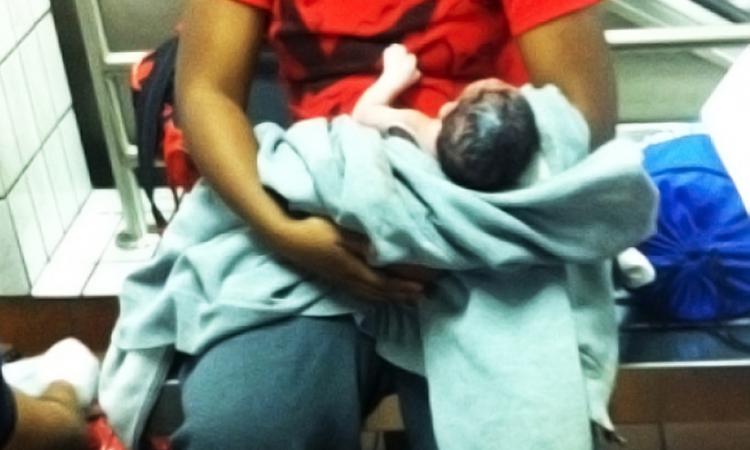 Metroda doğulan uşaq öldü
