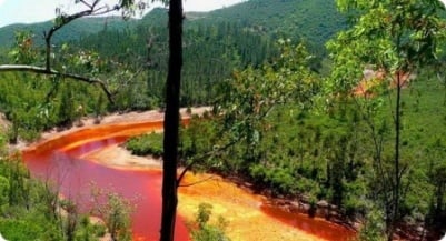 Как выглядит ядовитая Красная река в Испании (фото)