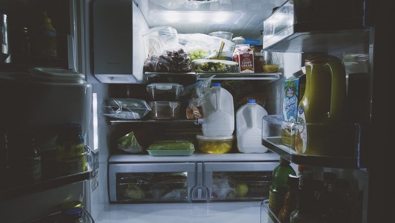 Почему не стоит долго хранить салат в холодильнике